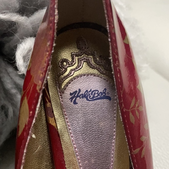 Hale Bob, Women Size 6 Red/gold Floral Print Patent Leather Heels - Picture 8 of 9